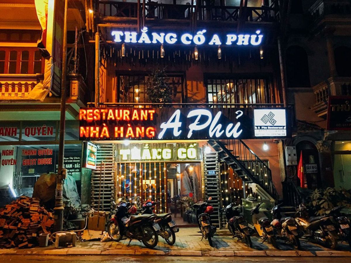 Nơi đây nổi tiếng với món thịt lợn cắp nách chuẩn vị Tây Bắc.