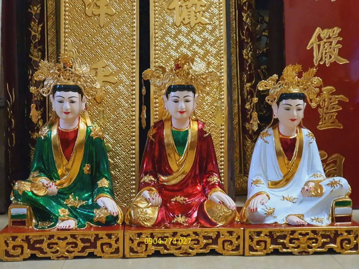 Tượng Tam toà Thánh Mẫu.