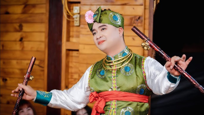 Hầu đồng giá Cậu Bé Đồi Ngang.