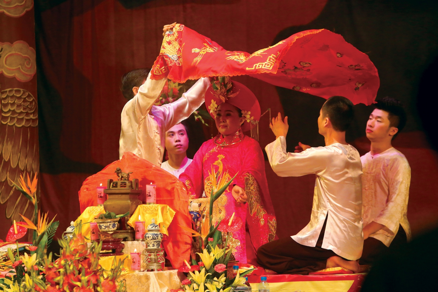Lễ thánh giáng là thời điểm quan trọng trong một giá hầu đồng.