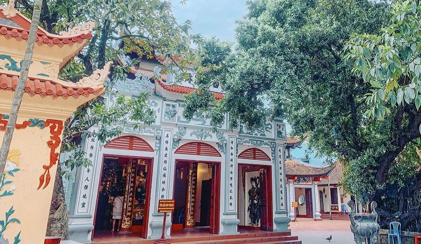 Phủ Tây Hồ là nơi thờ Chúa Liễu Hạnh, hay Mẫu Thượng Thiên vô cùng linh thiêng tại Hà Nội.