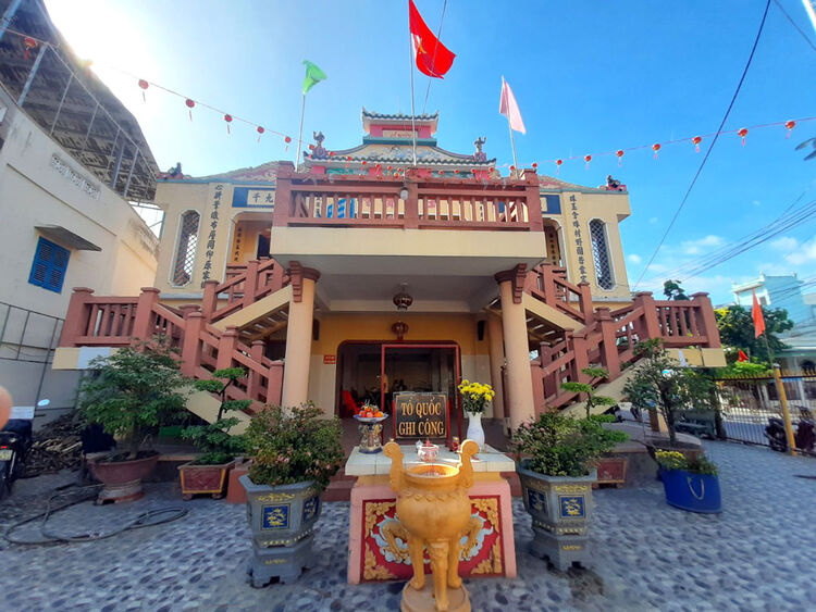 Đền thờ Bà Ngũ Hành tại miền Trung Việt Nam.