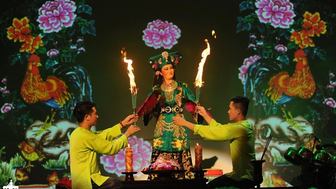 Giá hầu đồng là những lần thanh đồng hoá thân vào các vị thánh khác nhau.