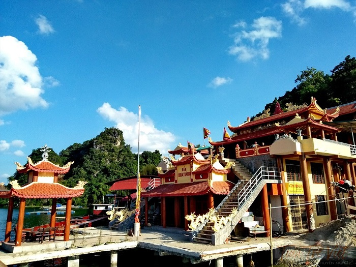 Đền Chúa Thác Bờ tại Phú Thọ.