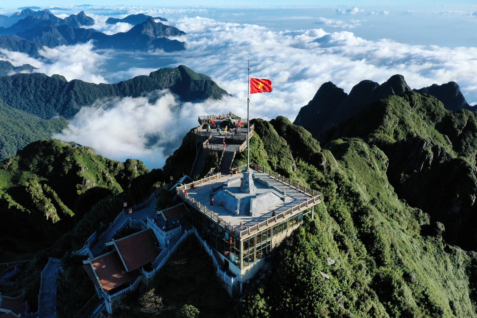 Sun World Fansipan Legend - nơi hội tụ cảnh sắc thiên nhiên và dấu ấn tâm linh.
