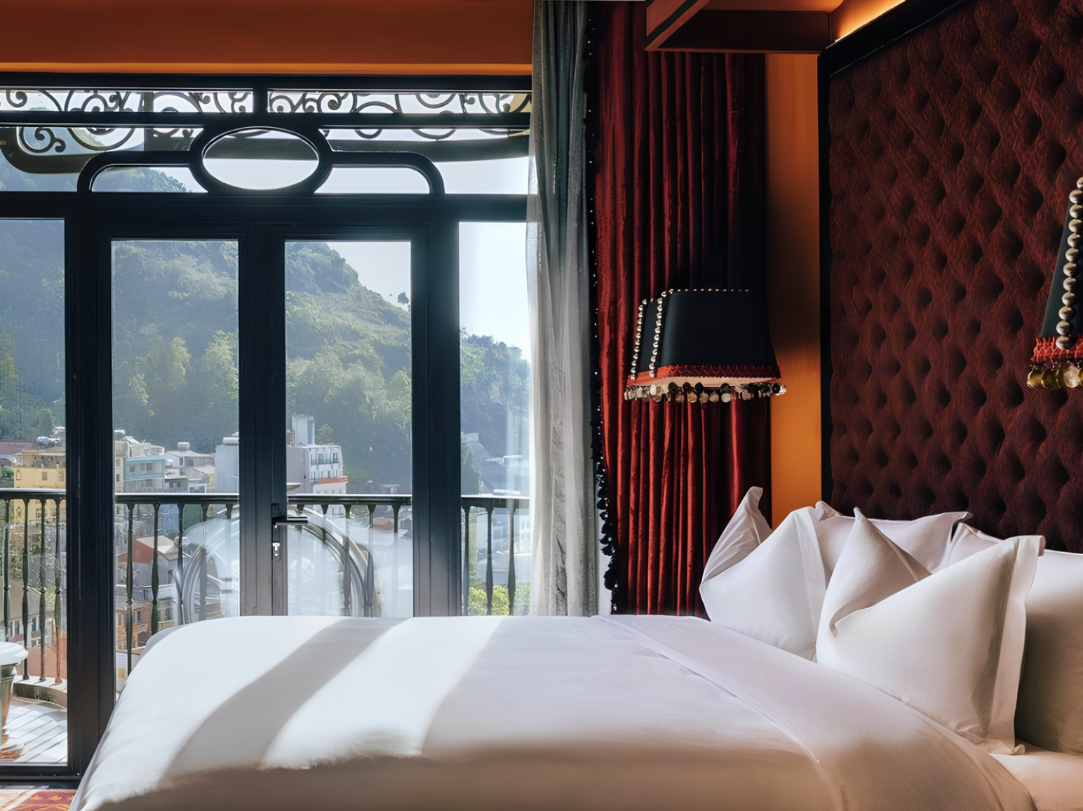 Hotel de la Coupole Sapa – MGallery Collection เป็นสถานที่ที่ช่วยให้นักท่องเที่ยวสามารถ เดินทางไปยังแหล่งท่องเที่ยวต่าง ๆ ได้อย่างสะดวก