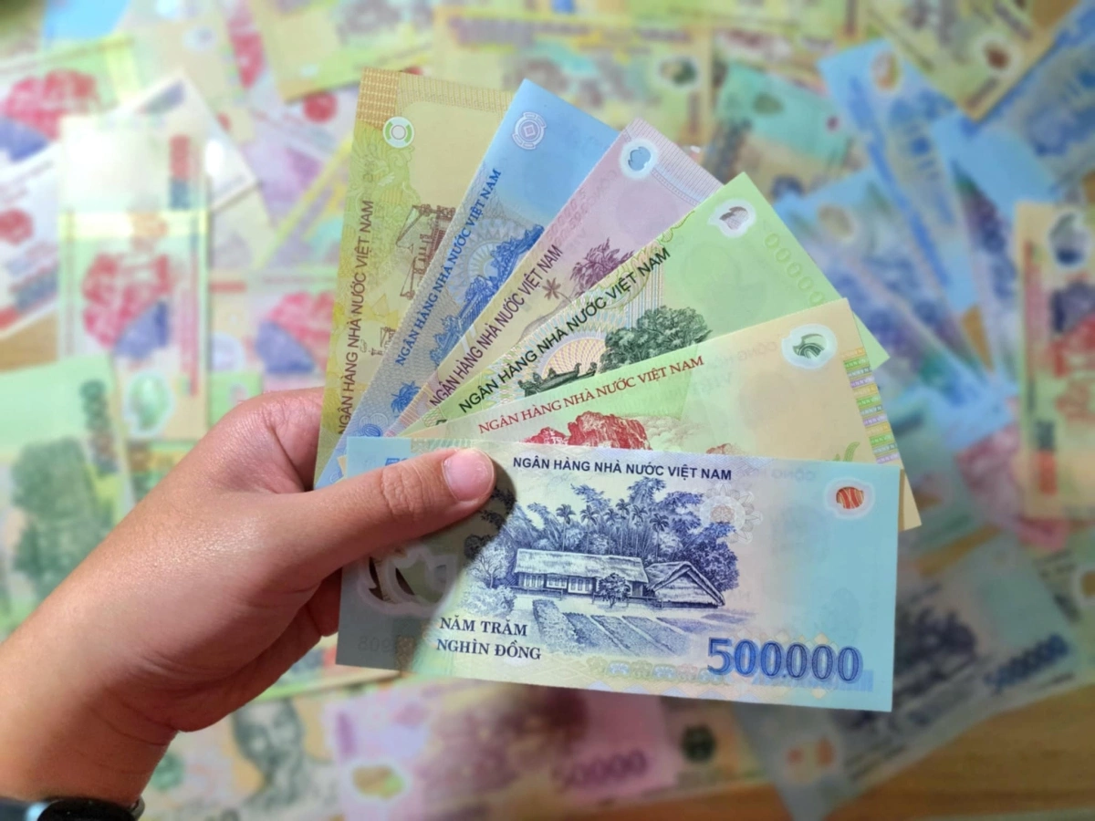 Tourists should exchange some cash to be able to fully experience all the attractions