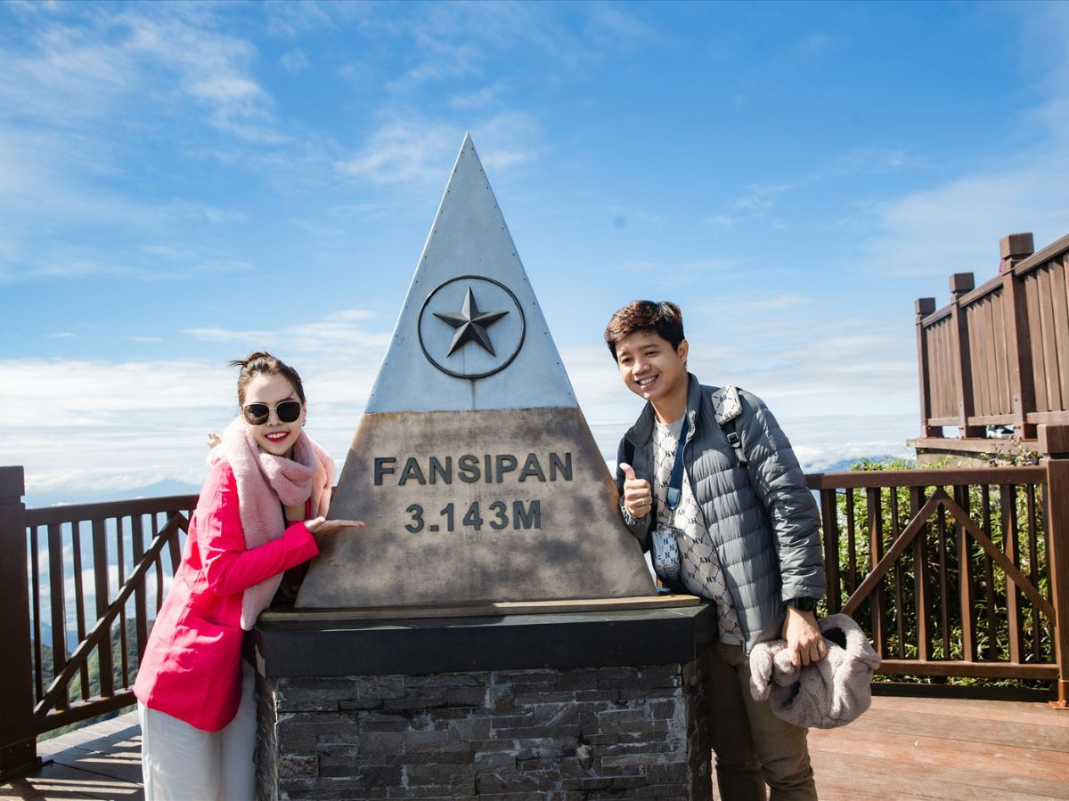 Visitors should bring a light jacket as the weather in Sapa changes quite quickly