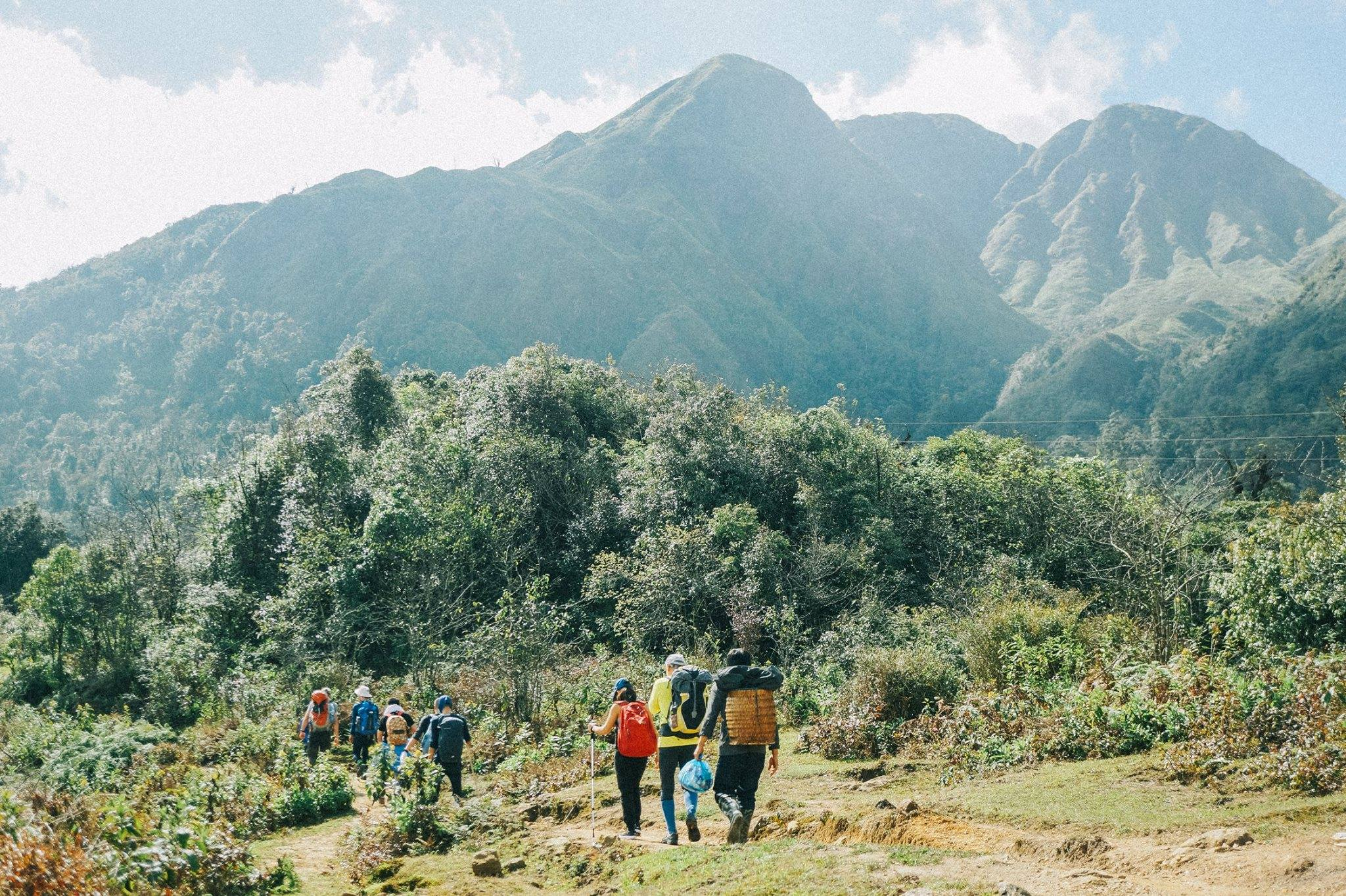 Tourists should prepare all necessary mountaineering equipment to ensure a safe trekking trip