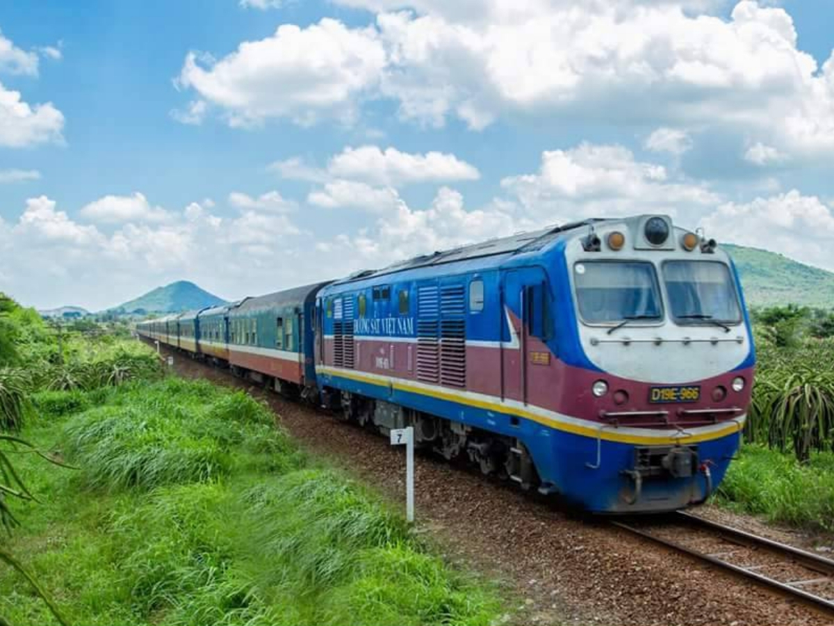 Tàu đến Sa Pa nhanh và êm ái giúp du khách có trải nghiệm thư thả khi du lịch.