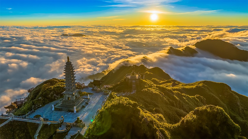 Quần thể tâm linh trên đỉnh Fansipan