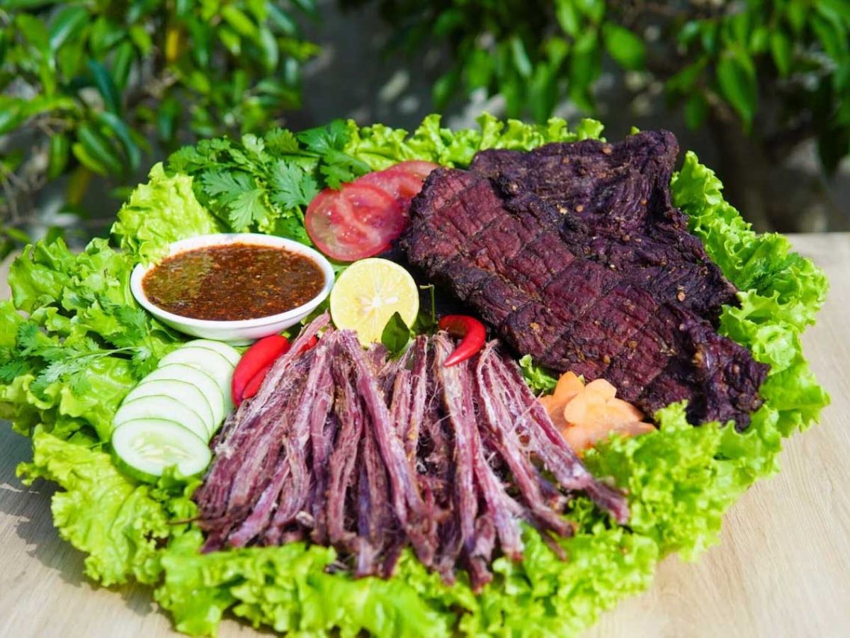 Thịt gác bếp mang hương khói đặc trưng vùng cao. (Nguồn: Sưu tầm)