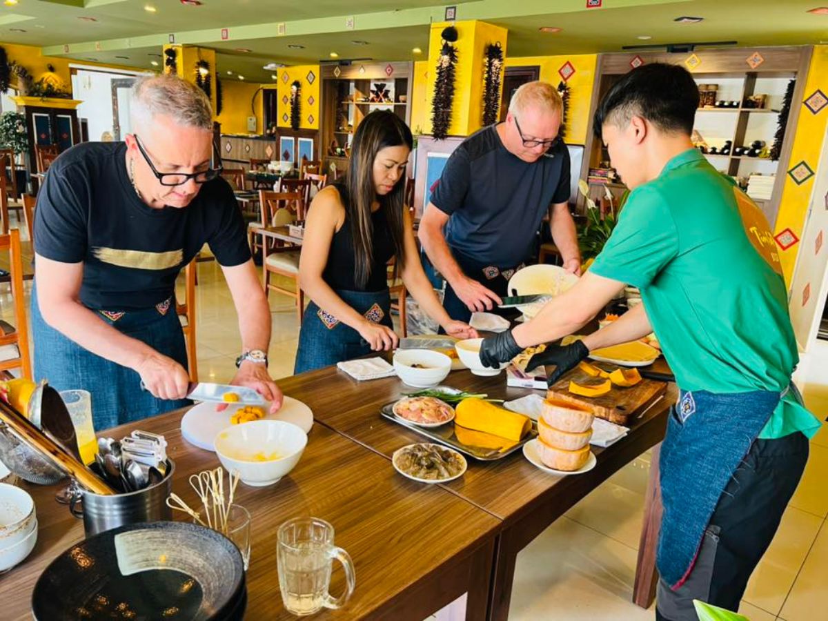 Không gian mộc mạc tạo cảm giác gần gũi cho du khách. (Nguồn: Sưu tầm)