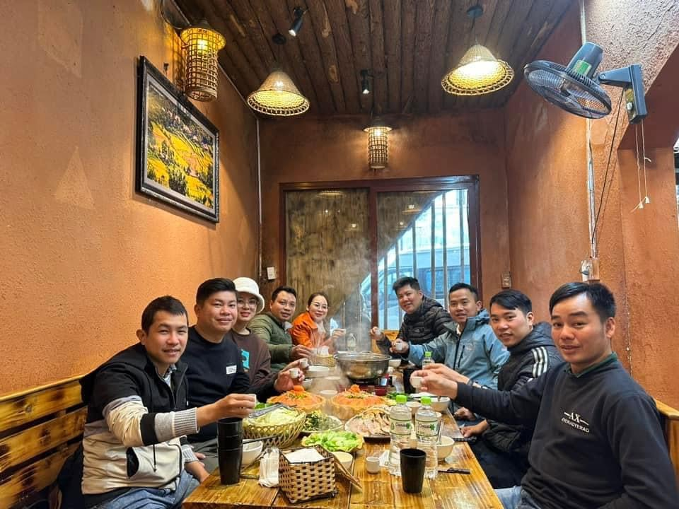 Lẩu cá hồi là một trong những món ăn được nhiều du khách lựa chọn khi đến Sa Pa.