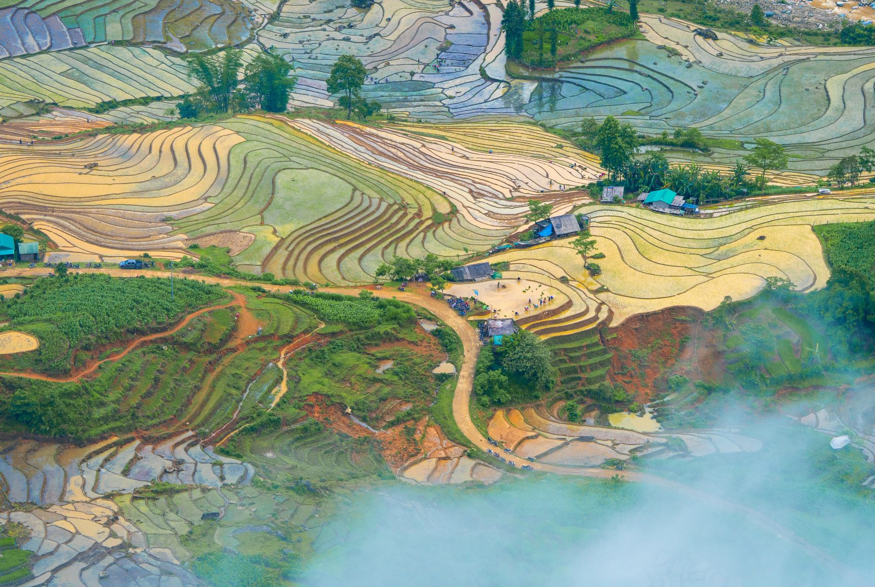 Ruộng bậc thang Y Tý mùa nước đổ tạo nên bức tranh thiên nhiên ấn tượng giữa đại ngàn Tây Bắc.