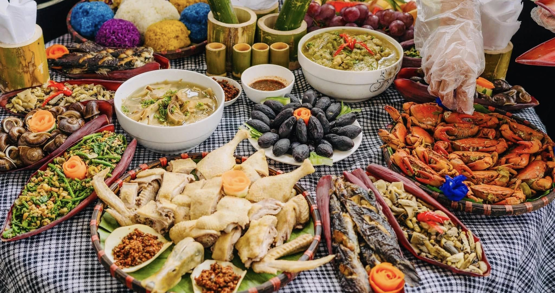 Những món đặc sản Tây Bắc được chính người dân địa phương chuẩn bị để đãi khách phương xa