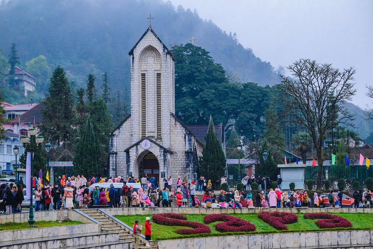 Du khách nên dành ngày đầu tiên để khám phá trung tâm Sa Pa