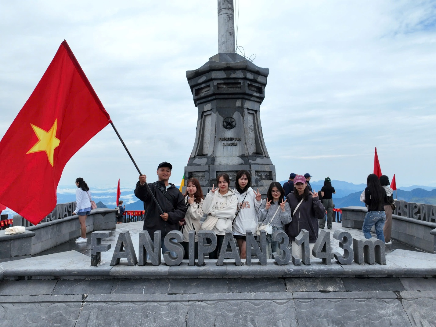 Lịch trình 2 ngày 1 đêm là lý tưởng để du khách trải nghiệm Fansipan kết hợp Sa Pa