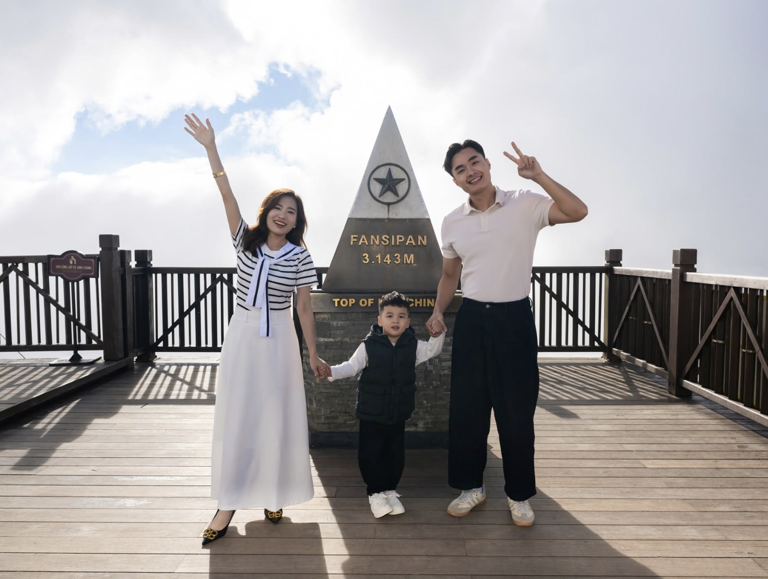 Khi chuẩn bị outfit check-in, yếu tố giữ ấm nên được ưu tiên