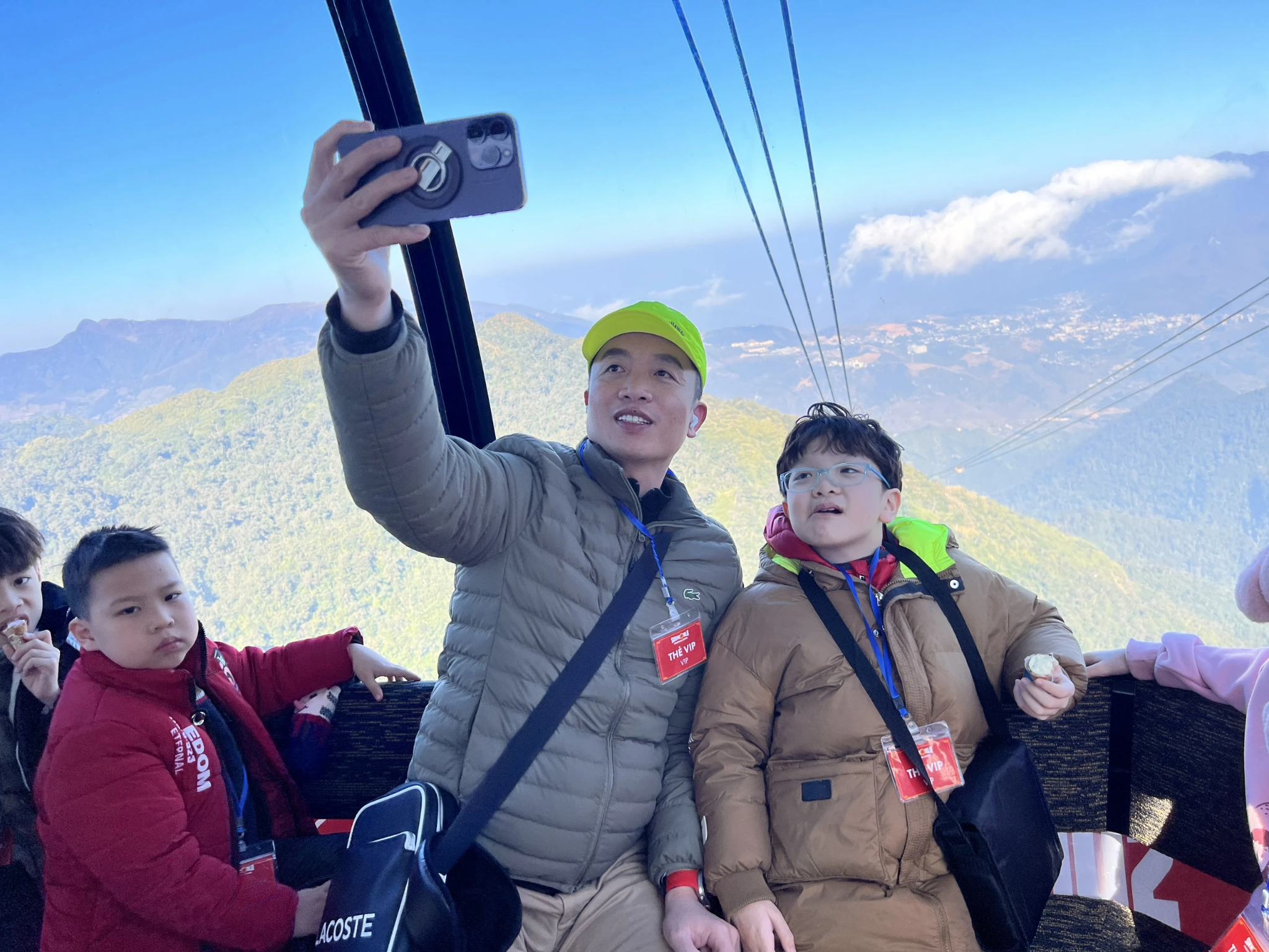 Cáp treo Fansipan hoàn toàn phù hợp cho trẻ em trải nghiệm