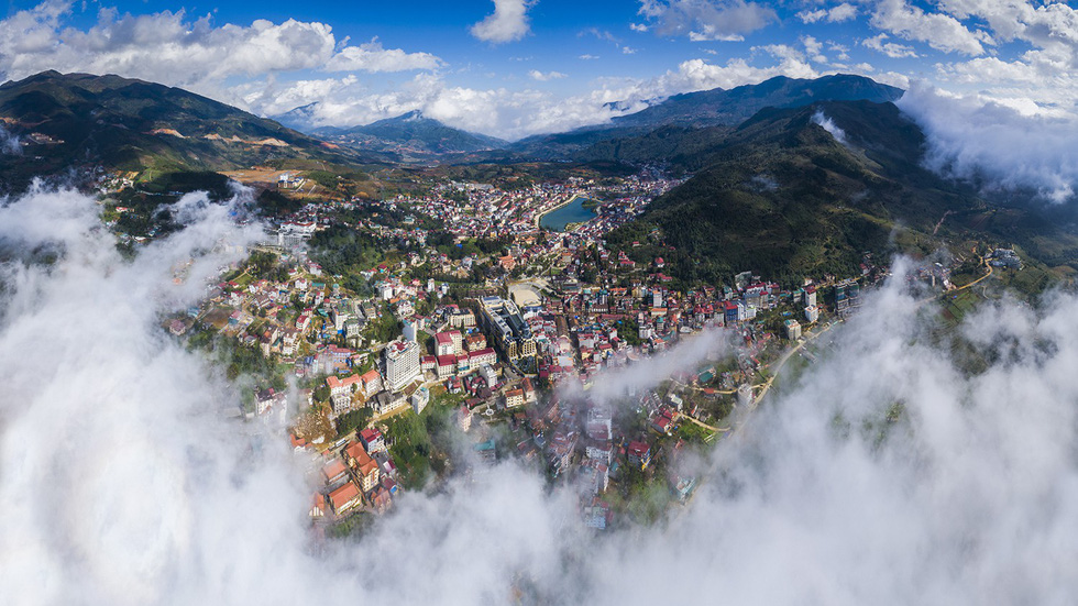 Visitors can enjoy panoramic views of Sa Pa from the top of Ham Rong Mountain