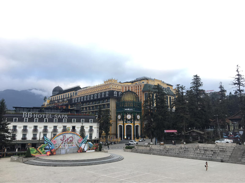 Tourists should spend day 1 exploring the center of Sapa
