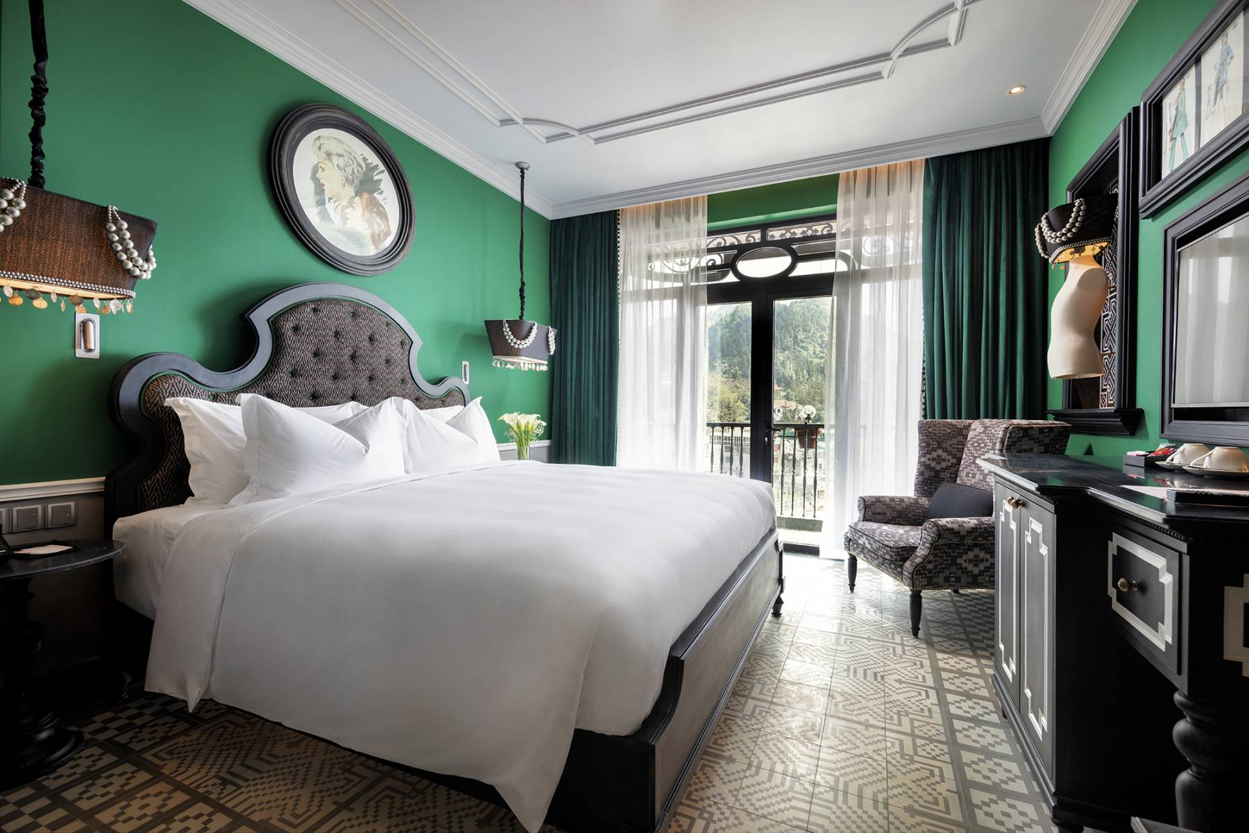 Tourists should choose rooms with mountain views to be able to admire the majestic nature