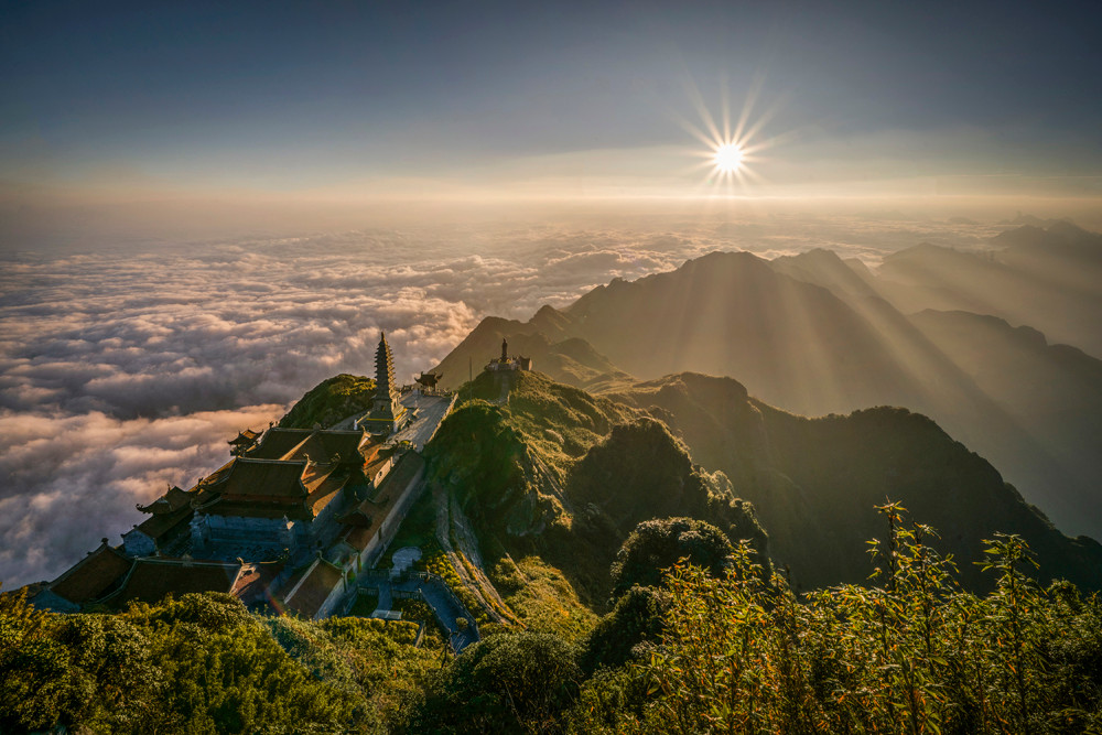 The magnificent spiritual complex on the summit of Fansipan