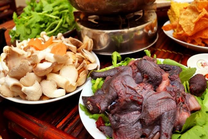 Gà đen Sa Pa được chế biến thành nhiều món ngon, nổi bật với thịt chắc và vị ngọt đặc trưng