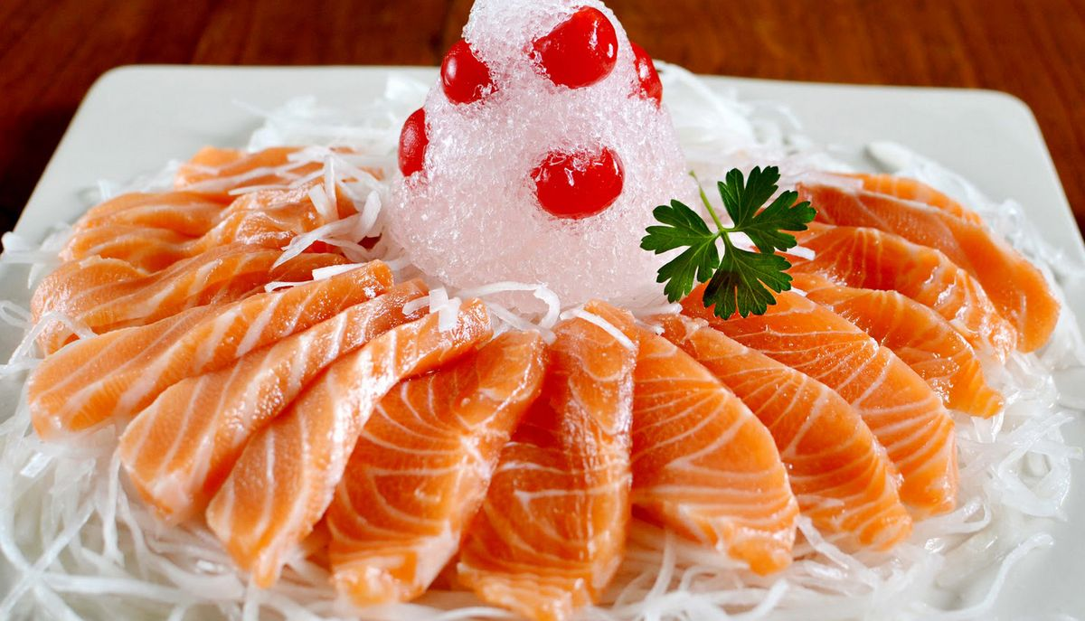 Cá hồi Sa Pa có thịt săn chắc, vị béo ngọt tự nhiên và thường được chế biến thành sashimi hoặc lẩu