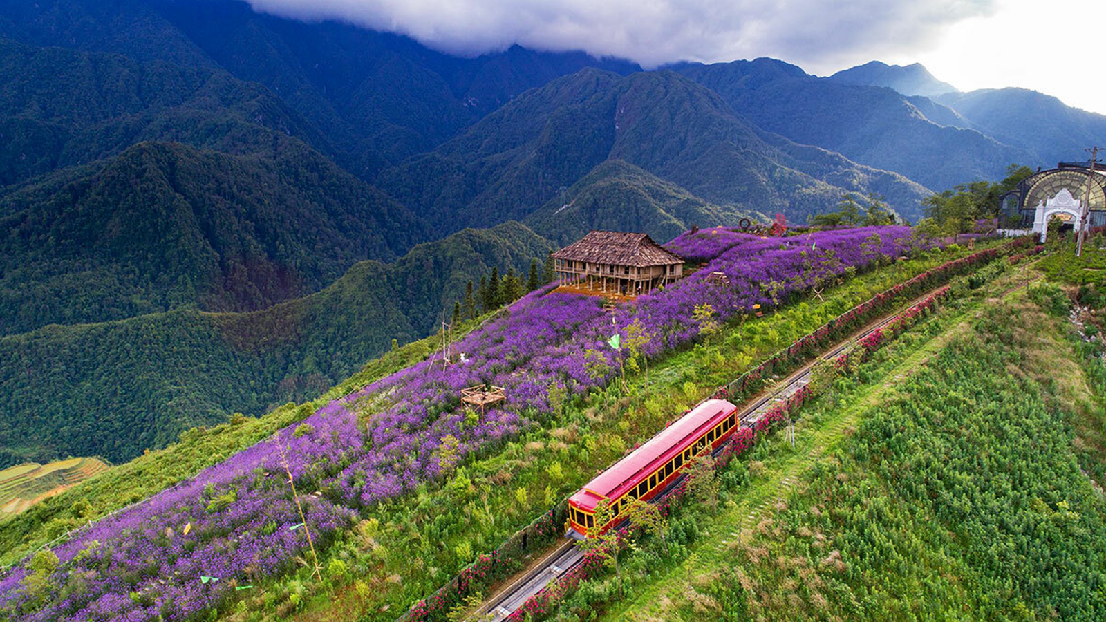 Khung cảnh Sa Pa se lạnh tạo nên không gian lý tưởng để nhóm bạn cùng khám phá và trải nghiệm (Nguồn: Sưu tầm)