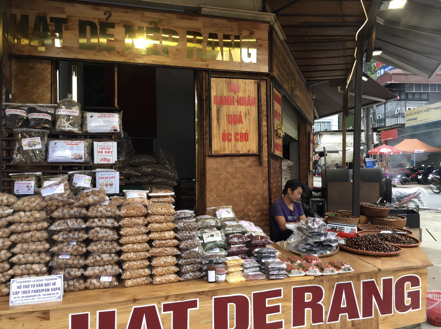 Hạt dẻ rừng Sa Pa - món ăn vặt thường được khách du lịch mua về để làm quà tặng. (Nguồn: Sưu tầm)