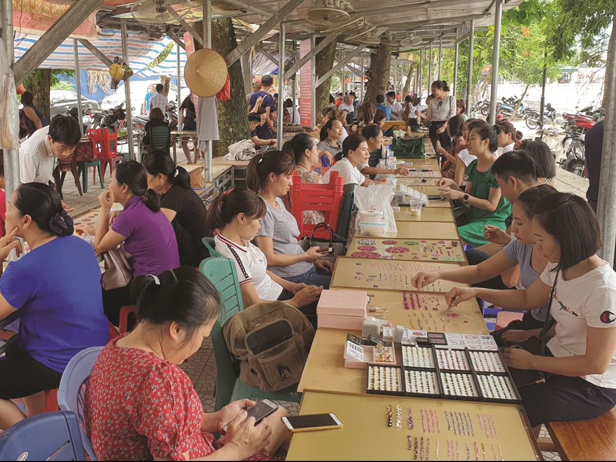 Những lưu ý cần nhớ khi đi chợ đá quý Lục Yên. (Nguồn: Sưu tầm)