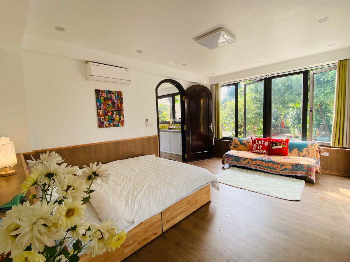 Đặt homestay hồ Thác Bà view đẹp sớm vào mùa cao điểm du lịch. (Nguồn: Sưu tầm)