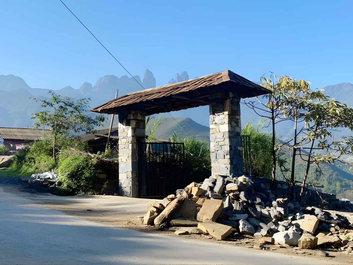 Bản Tả Giàng Phình thuộc xã Ngũ Chỉ Sơn, tỉnh Lào Cai, cách trung tâm phường Sa Pa khoảng 28 km. (Nguồn sưu tầm)