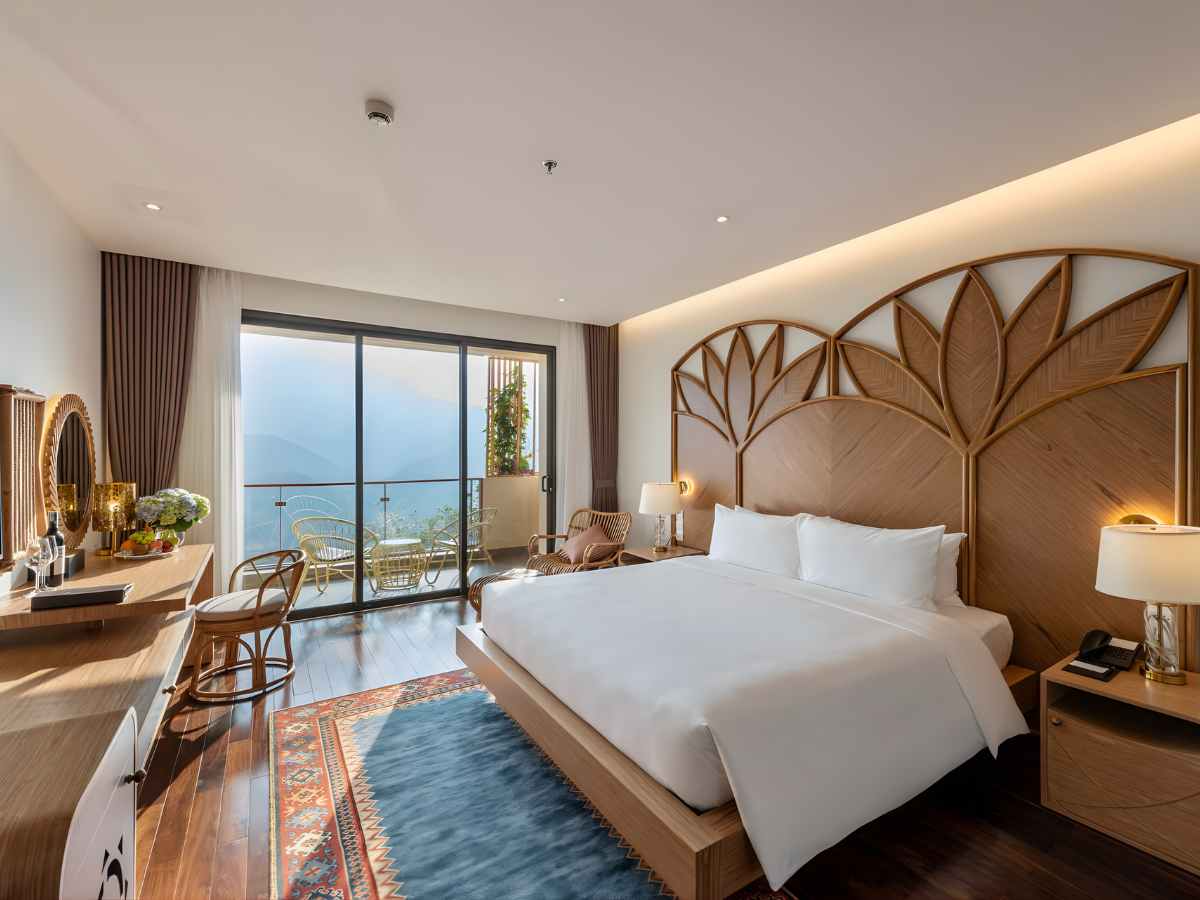Việc chủ động đặt phòng và dịch vụ sớm từ 2-3 tuần trước chuyến đi để không bị cập rập. (Nguồn sưu tầm)