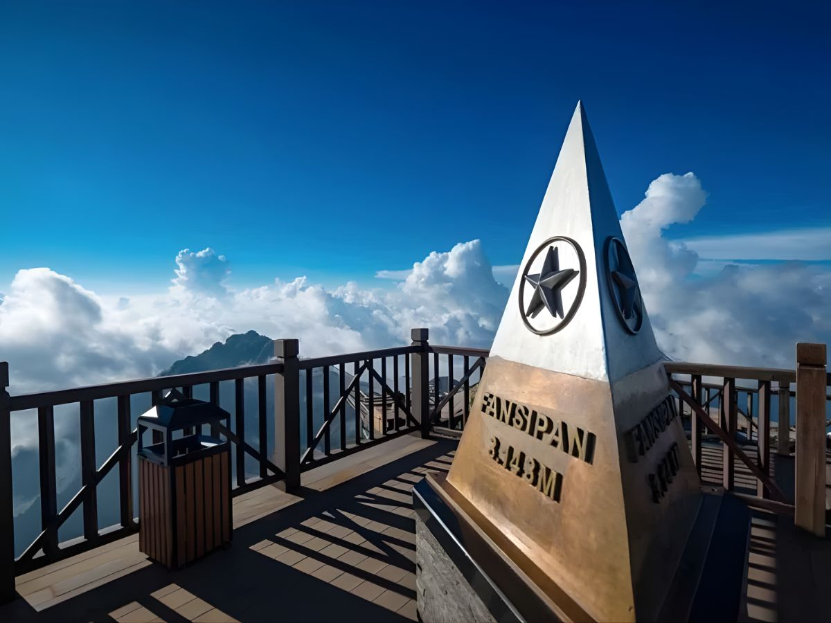 Lịch trình 5 ngày là hoàn hảo để du khách thích nghi với độ cao 1.500m giúp chinh phục Fansipan. (Nguồn sưu tầm)