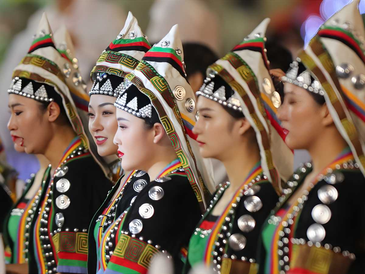 Điệu Xòe hình thành từ lao động, là biểu tượng đoàn kết và khát vọng mùa màng của người Thái Mường Lò. (Nguồn sưu tầm)