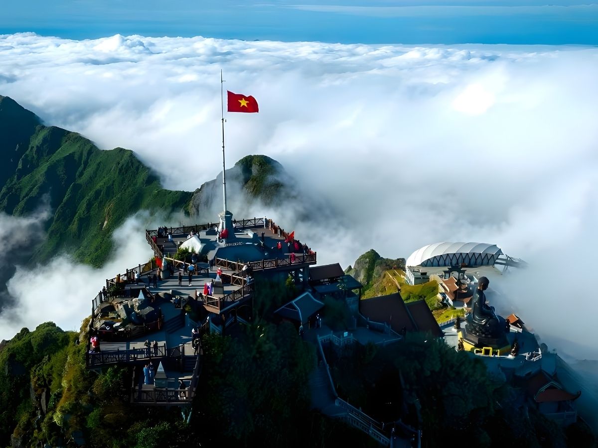 Trải nghiệm Fansipan tại Sun World Fansipan Legend. (Nguồn sưu tầm)