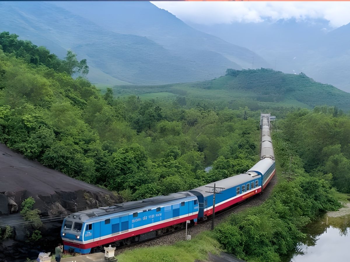Tàu hỏa tuyến Hà Nội Lào Cai là phương tiện được nhiều du khách lựa chọn. (Nguồn sưu tầm)