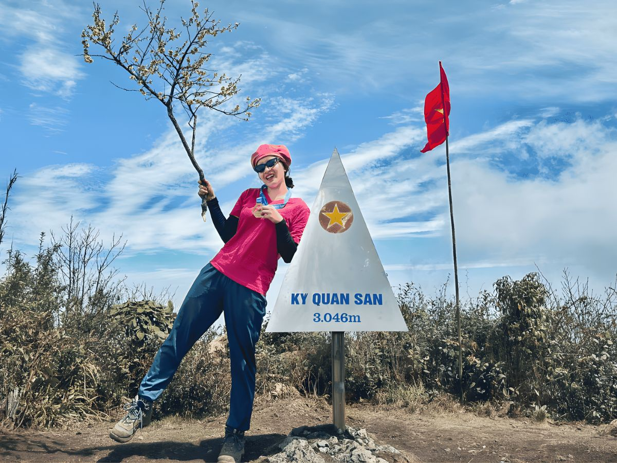 Ky Quan San (Bạch Mộc Lương Tử) cao 3.046m, tọa lạc trên ranh giới Lào Cai - Lai Châu. (Nguồn sưu tầm)
