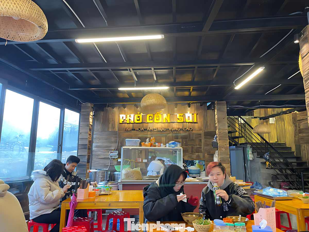 Thưởng thức phở khô Sa Pa với giá từ 35.000 đến 50.000 VNĐ. (Nguồn sưu tầm)