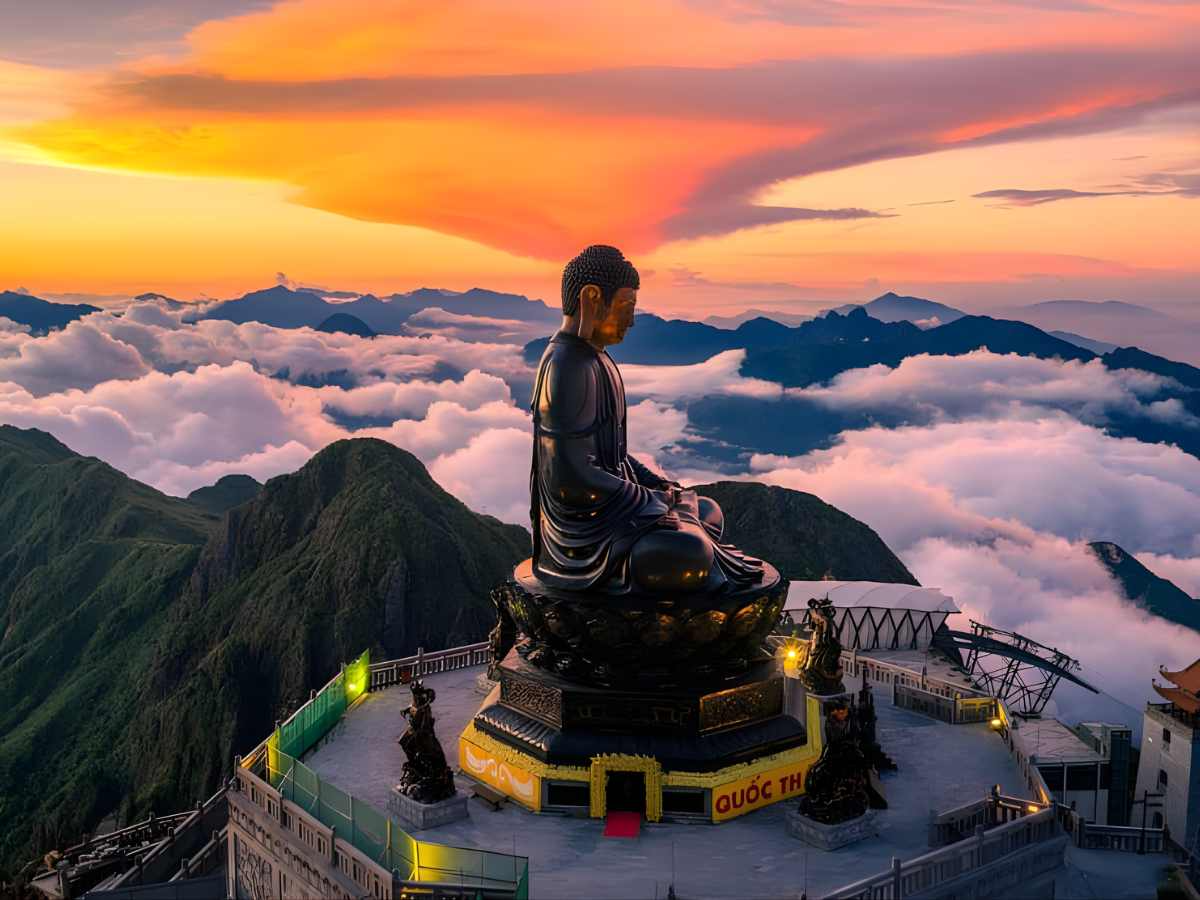 Chinh phục "nóc nhà Đông Dương" bằng cáp treo Sun World Fansipan Legend, ngắm trọn biển mây. (Nguồn sưu tầm)