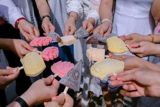 Kem check-in ở Fansipan với thiết kế in hình cột mốc 3.143 m là món ăn được nhiều du khách lựa chọn để lưu giữ khoảnh khắc chinh phục "Nóc nhà Đông Dương"