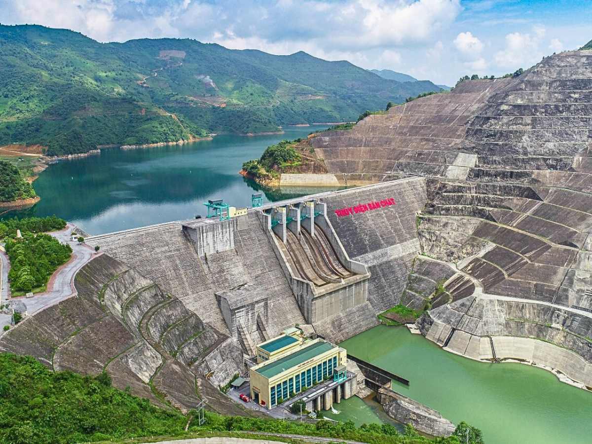 Than Uyên mở rộng không gian du lịch với hồ thủy điện và núi rừng Tây Bắc. (Nguồn: Sưu tầm)