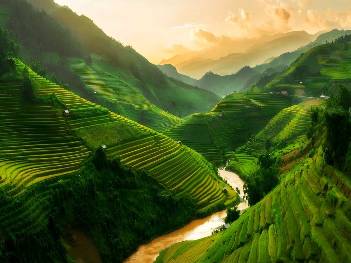 Ruộng bậc thang uốn lượn tại Nghĩa Lộ thể hiện lịch trình hai ngày hợp lý với nhiều điểm tham quan. (Nguồn: Sưu tầm)
