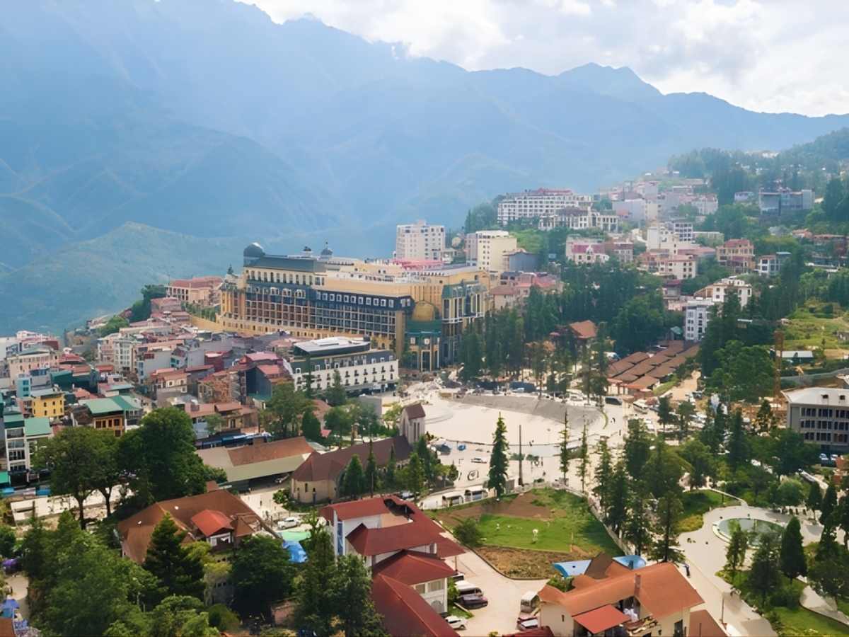 Sa Pa hiện ra trong sương gợi ý mở rộng hành trình sau lịch trình Suối Giàng Nghĩa Lộ. (Nguồn: Sưu tầm)