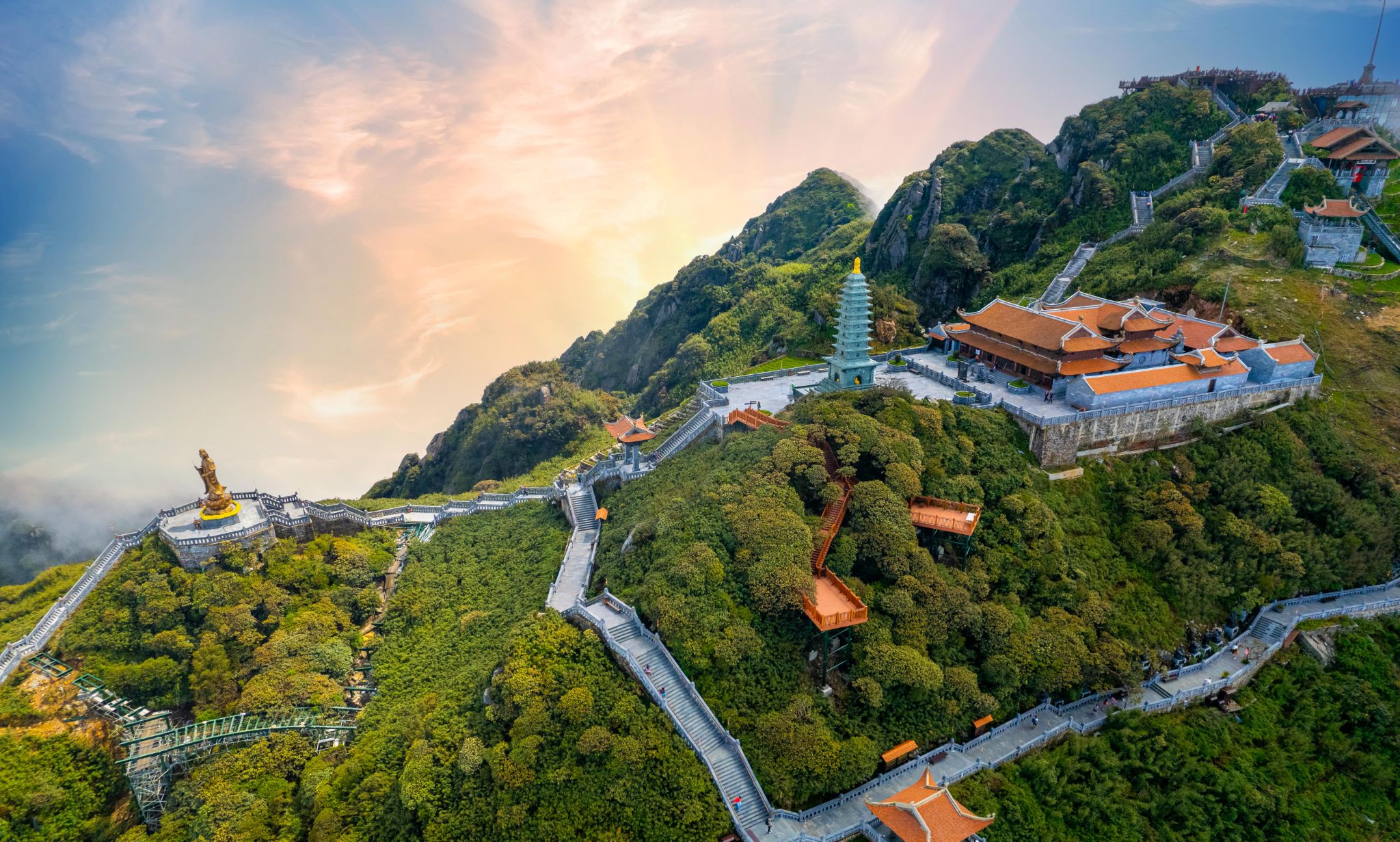 Bích Vân Thiền Tự và các công trình tâm linh tạo nên không gian văn hóa giữa núi rừng Fansipan.