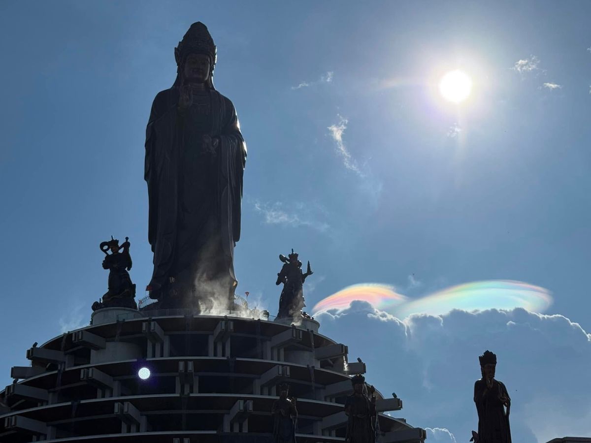 nhung-dac-diem-dia-chat-doc-dao-cua-nui-ba-den