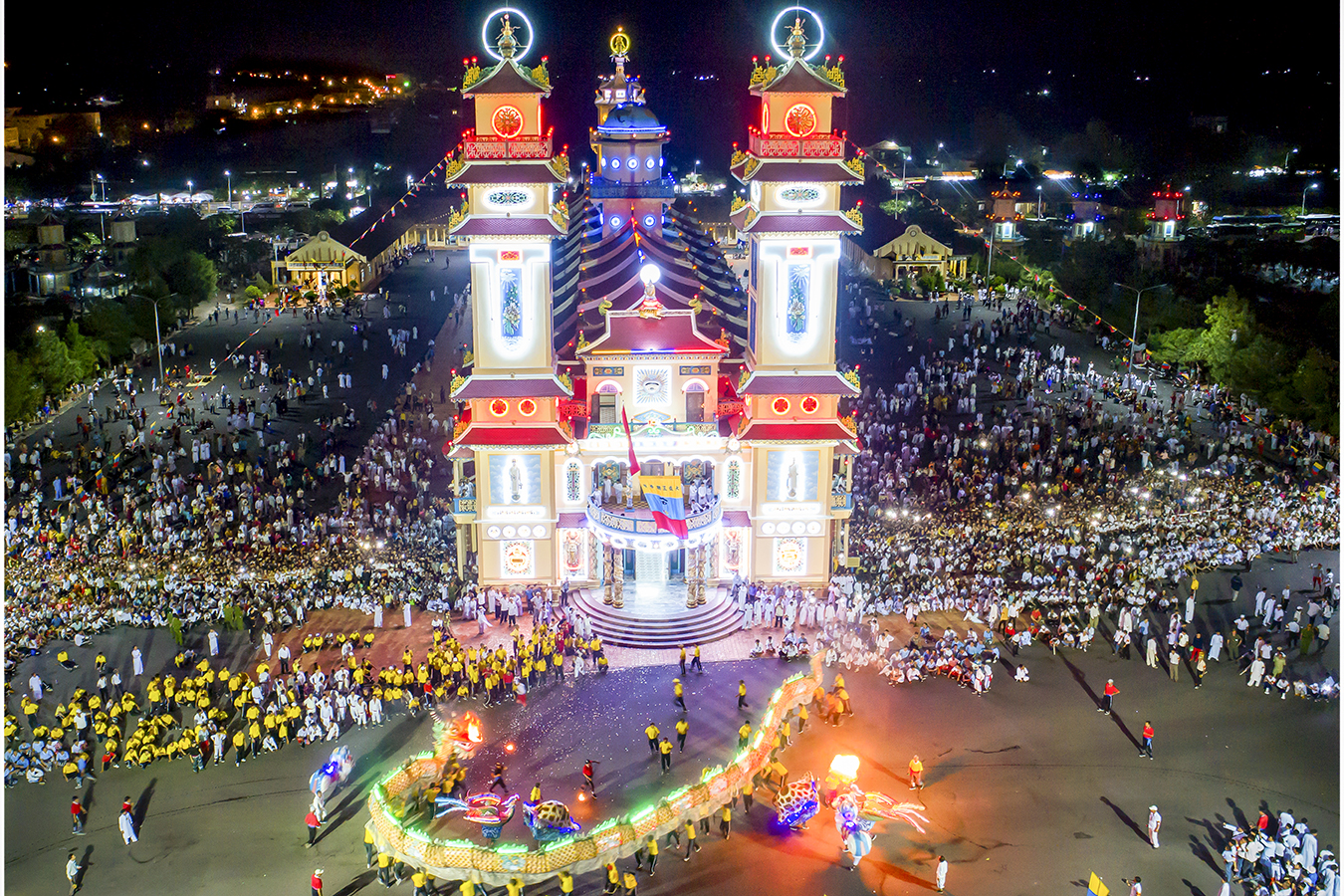 Tham dự Hội Yến Diêu Trì Cung giúp du khách cảm nhận chiều sâu của tín ngưỡng Cao Đài